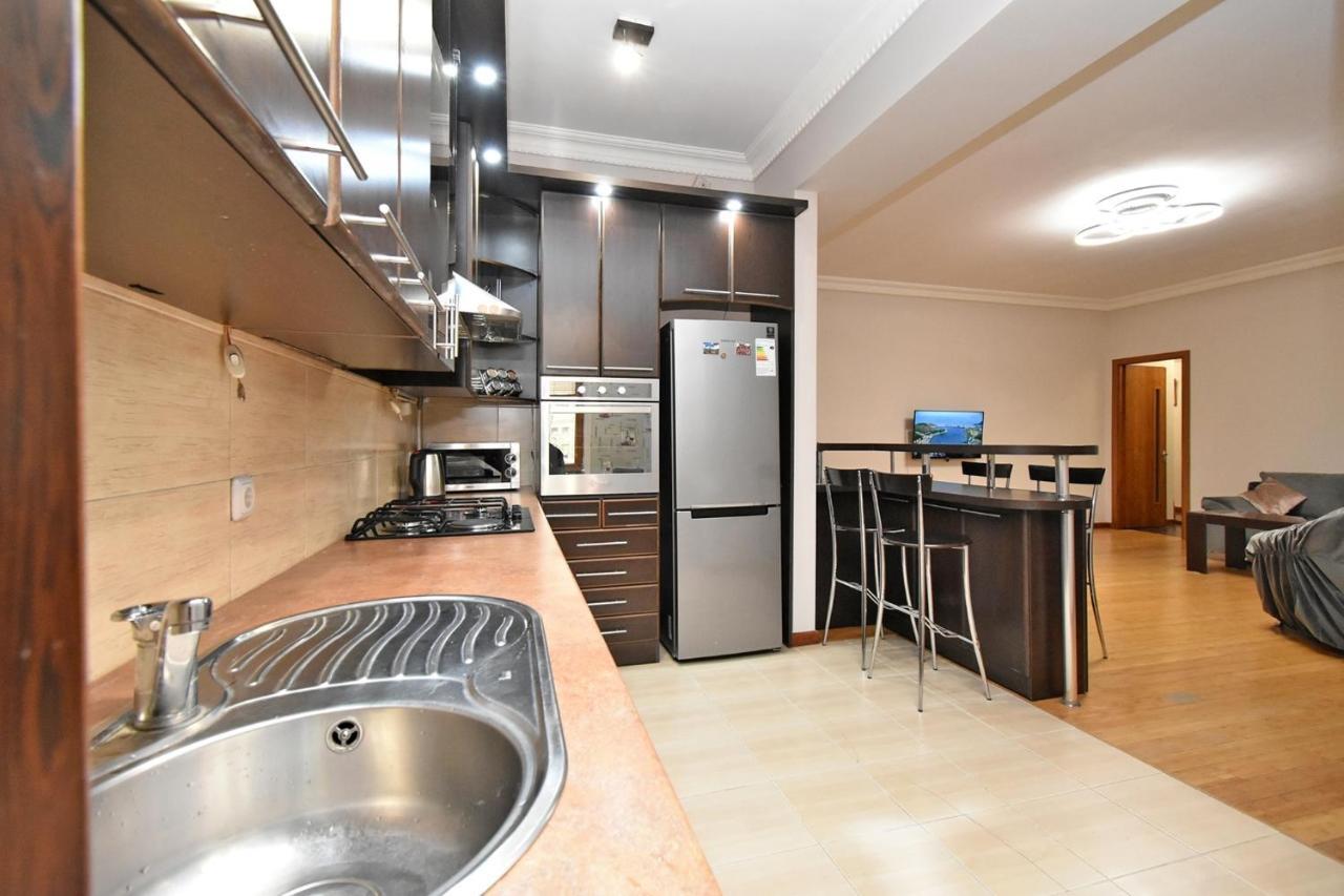 Prime 2 Bedroom In The Center Of Yerevan,near Republic Square Apartment *